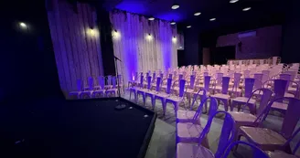 La scène - Salle Evénementielle. La scène - Salle Evénementielle.