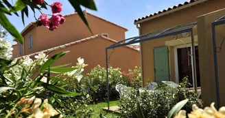 Résidence Goélia Le Mas des Arènes Mouriès terrasse