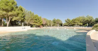 piscine a vagues P&V Pont Royal en Provence piscine a vagues P&V Pont Royal en Provence