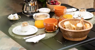 Cour - petit déjeuner