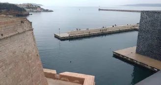 Darse du J4 près du Mucem_Marseille Darse du J4 près du Mucem_Marseille