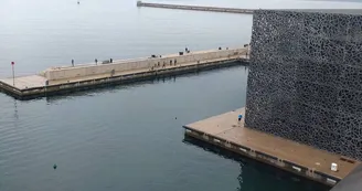 Darse du J4 près du Mucem_Marseille Darse du J4 près du Mucem_Marseille