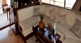 Yacht Cyos Marseille.jpg
