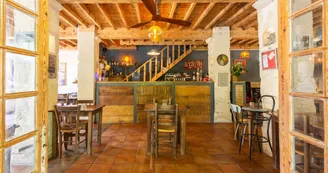 Location de salles Chez Tata Simone à Mouriès Bar Location de salles Chez Tata Simone à Mouriès Bar