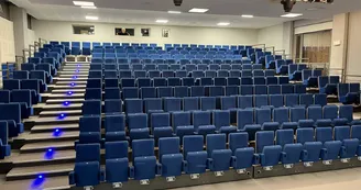 Salle plénière du centre de congrès de Cassis