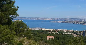 Rade de Marseille et pinède parc Pastré