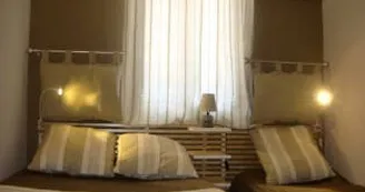 Hôtel de l'Ariana Marseille.jpg