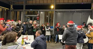 marché Noël de Saint-Yrieix Halle du moulinassou marché Noël de Saint-Yrieix Halle du moulinassou