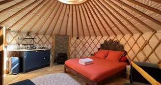Intérieur yourte Intérieur yourte