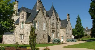 GÎTE ÉTAPE ET SÉJOUR - LE CHATEAU DU BOURG GÎTE ÉTAPE ET SÉJOUR - LE CHATEAU DU BOURG