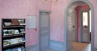 GÎTE ÉTAPE ET SÉJOUR - LE CHATEAU DU BOURG GÎTE ÉTAPE ET SÉJOUR - LE CHATEAU DU BOURG