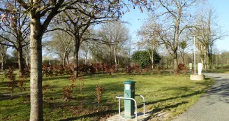 Camping du Sans Souci à Fresnay-sur-Sarthe - emplacements camping/camping-car Camping du Sans Souci à Fresnay-sur-Sarthe - emplacements camping/camping-car