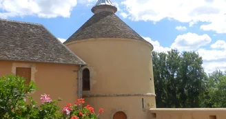 Château de Haut Eclair - vue sur le pigeonnier