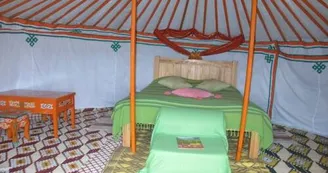 La Grande Savane - Saint-Paul-le-Gaultier - yourte intérieur La Grande Savane - Saint-Paul-le-Gaultier - yourte intérieur