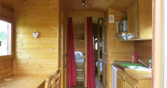 La Grande Savane - Saint-Paul-le-Gaultier - roulotte toute équipée inétrieur