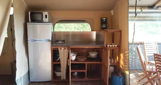 Lodges au Camping du Sans Souci à Fresnay-sur-Sarthe - pièce de vie Lodges au Camping du Sans Souci à Fresnay-sur-Sarthe - pièce de vie