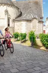 https://reservation.destination-angers.com/medias/images/prestataires/2891803-reportage_oenotourisme_produit_chenin_copyright_christophe_martin_destination_angers_6607.png_1