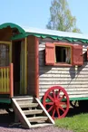 Roulotte au Camping du Sans Souci à Fresnay-sur-Sarthe - extérieur